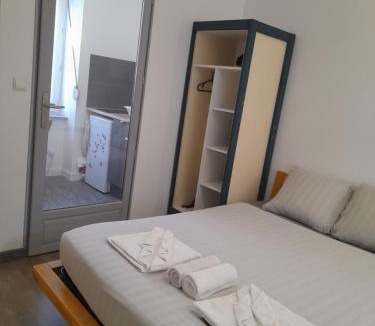 Lannion Apartment | 17, face à la gare