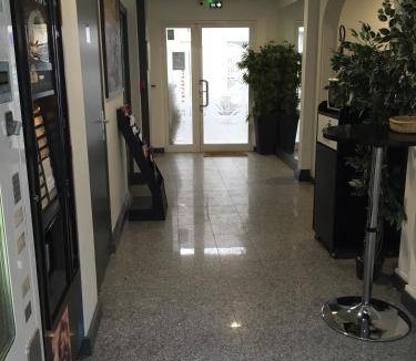 Maisons-Alfort Hotel | 17 m² Hotel ∙ 2 guests