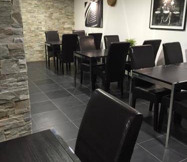 Maisons-Alfort Hotel | 17 m² Hotel ∙ 2 guests
