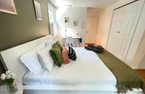 The Lanes House | #17 Peerless Design Room with Private Bathroom!