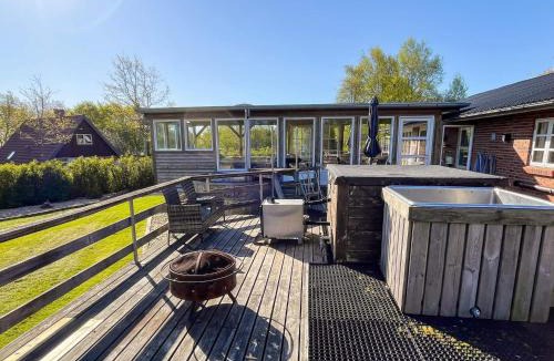 Vester Grønning House | 17 person holiday home in Roslev-By Traum