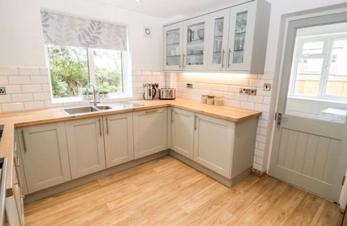 Broadway Cottage | 17 Sands Close