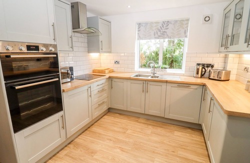 Broadway Cottage | 17 Sands Close