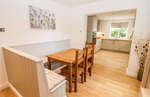 Broadway Cottage | 17 Sands Close