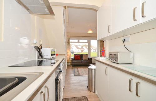 Nettlestone House | 17 Tollgate Cottages