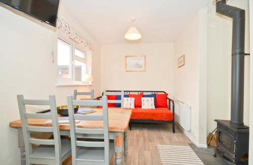 Nettlestone House | 17 Tollgate Cottages