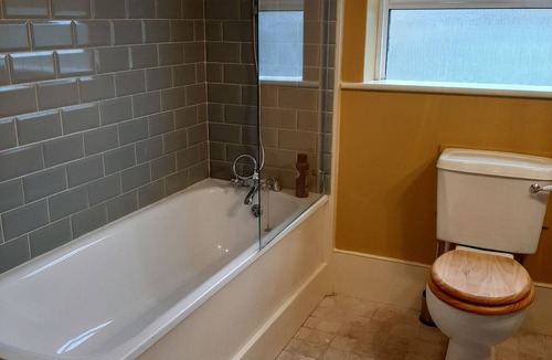 Lambeth Bed & Breakfast | 17 Trent Road