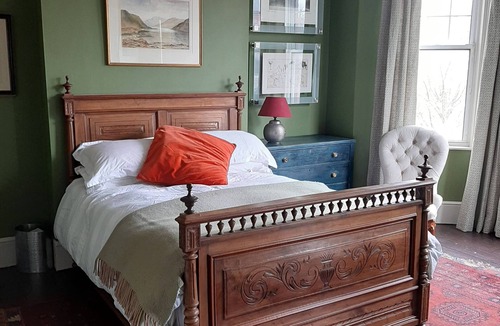 Lambeth Bed & Breakfast | 17 Trent Road