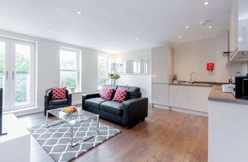 Reigate Apartment | 17 Trinity House - 2 bedroom apartment