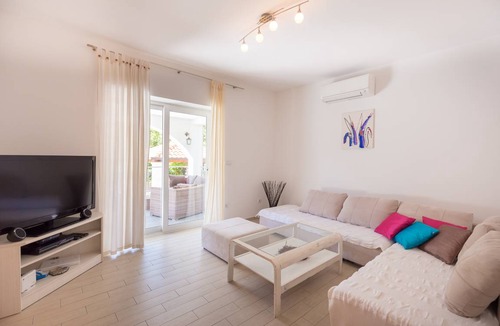 Mokosica Villa | 170 m² Villa ∙ 6 bedrooms ∙ 14 guests