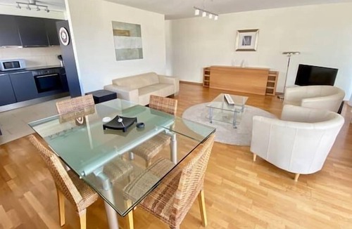 Lausanne Apartment | 172 * Good location, spacious and free parking included !