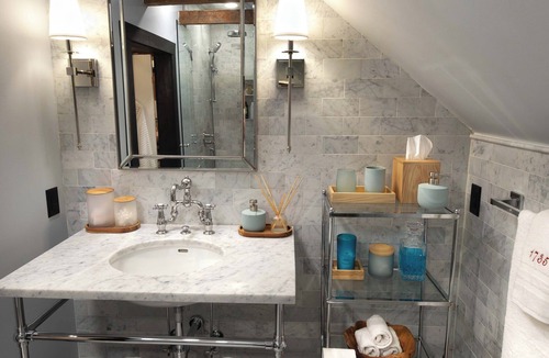 Selkirk Bed & Breakfast | 1735 Stone Farmhouse