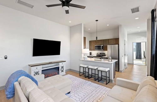 Downtown Hotel | 175 LEX - Bon Voyage Condo