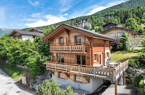 Saint-Pierre-de-Clages Other | 175 m² Accommodation ∙ 3 bedrooms ∙ 6 guests