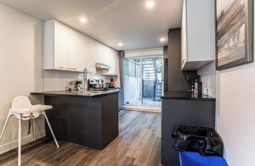 Lafleche Apartment | 1756 Rue Balmoral | 3BR/1BA Modern City Retreat
