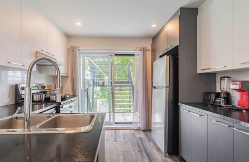 Lafleche Apartment | 1758 Rue Balmoral Modern & Spacious Retreat