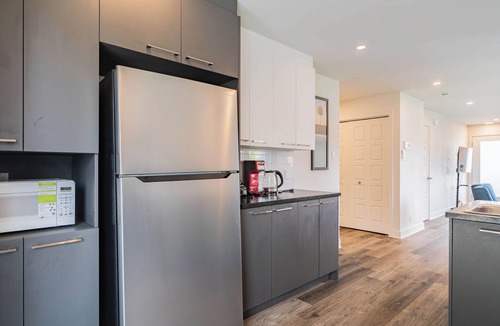 Lafleche Apartment | 1758 Rue Balmoral Modern & Spacious Retreat