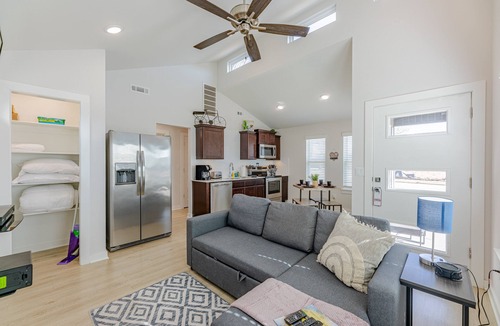 Centerton House | 177 Tiny Home near MTB Trails Walmart HQ Sleeps 6