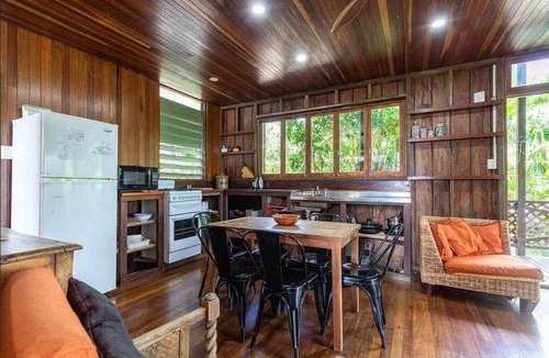 Seventeen Seventy House | 1770 Tree House Rustic Holiday Home