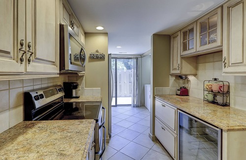 Shipyard Plantation Condo | 178 Greens- Short Walk to the Pool and Beach!