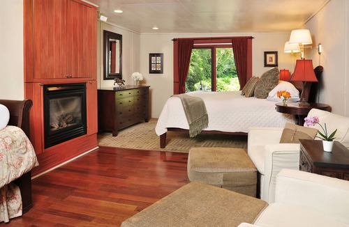 Bristol Hills Bed & Breakfast | 1795 Acorn Inn B&B