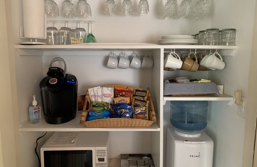 Bristol Hills Bed & Breakfast | 1795 Acorn Inn B&B