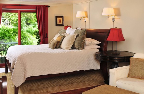 Bristol Hills Bed & Breakfast | 1795 Acorn Inn B&B