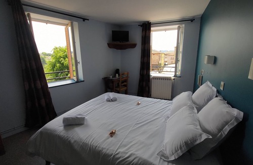 Ranchal Hotel | 1799 Rte des Écharmeaux