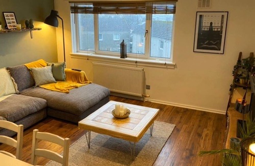 Clydebank Apartment | 17G Regent Place