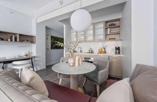 Financial District Apartment | 17John: Executive King Suite with Sofa Bed