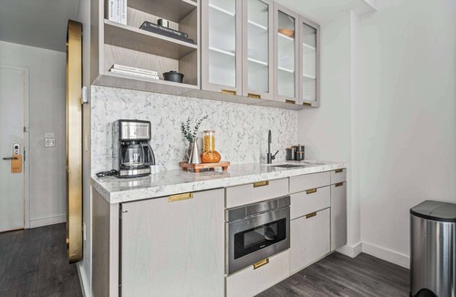 Financial District Apartment | 17John: Premier King Studio Apartment