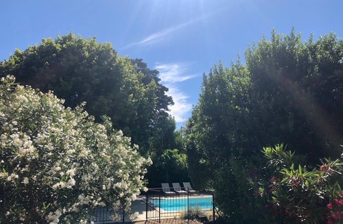 Saint-Laurent-d'Aigouze House | 17th century character house in village center with swimming pool