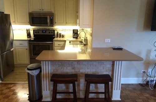 Peachtree Center Condo | 17th Floor.In the Heart of HOTlanta.FREE Reserved Parking