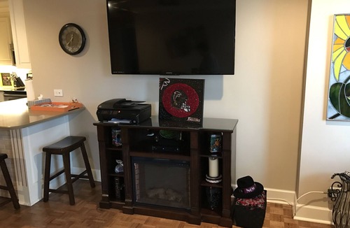 Peachtree Center Condo | 17th Floor.In the Heart of HOTlanta.FREE Reserved Parking
