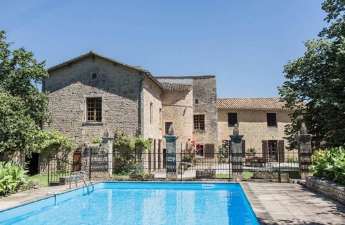 Paizay-le-Tort House | 17th Manor, heated pool & private river