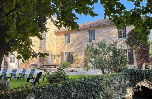 Paizay-le-Tort House | 17th Manor, heated pool & private river
