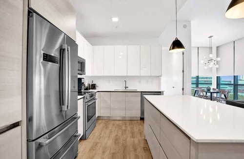 West Avenue Apartment | 17WEST | Spacious 3BR Apartment with Balcony -503