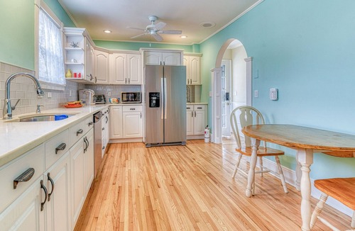 Ocean Grove House | 18 ABBOTT UPPER LEVEL, 6 BEDROOM BEACH HOUSE - ONE BLOCK TO THE SEA