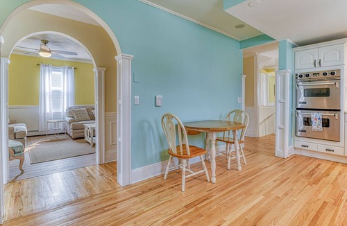 Ocean Grove House | 18 ABBOTT UPPER LEVEL, 6 BEDROOM BEACH HOUSE - ONE BLOCK TO THE SEA