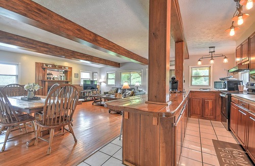 Abingdon House | 18 acres of pure beauty mix of woods and pasture!