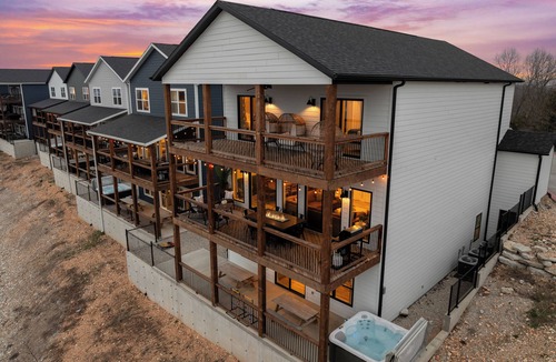 Table Rock House | 18 Bedrooms-46 guests-2 Homes-Game Rooms-Stunning Views-Large Groups/Families