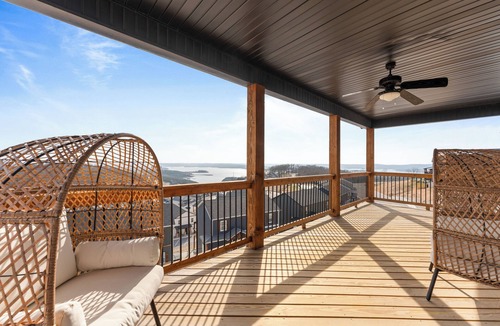 Table Rock House | 18 Bedrooms-46 guests-2 Homes-Game Rooms-Stunning Views-Large Groups/Families