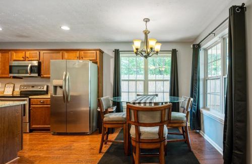 Emerson House | 18 Larkspur Ln Emerson