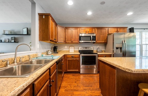 Emerson House | 18 Larkspur Ln Emerson