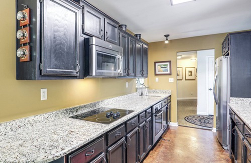 Southaven House | 18 Mi to Dtwn Memphis: Oasis on 8 Acres!