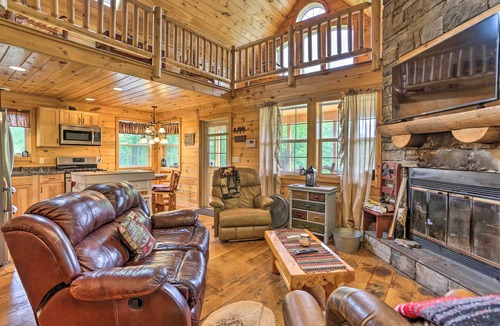Blakely Cabin | 18 Mi to Slopes! Cabin w/Valley Views in Blakely