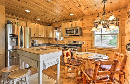 Blakely Cabin | 18 Mi to Slopes! Cabin w/Valley Views in Blakely