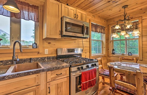 Blakely Cabin | 18 Mi to Slopes! Cabin w/Valley Views in Blakely