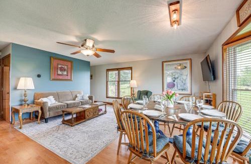 Omaha House | 18 Mi to Table Rock Lake: Pet-Friendly Ozark Home!