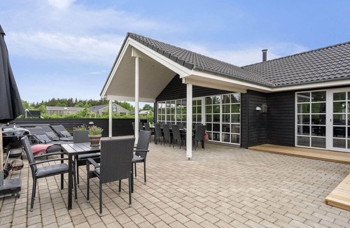 Houstrup House | 18 person holiday home in Nørre Nebel
